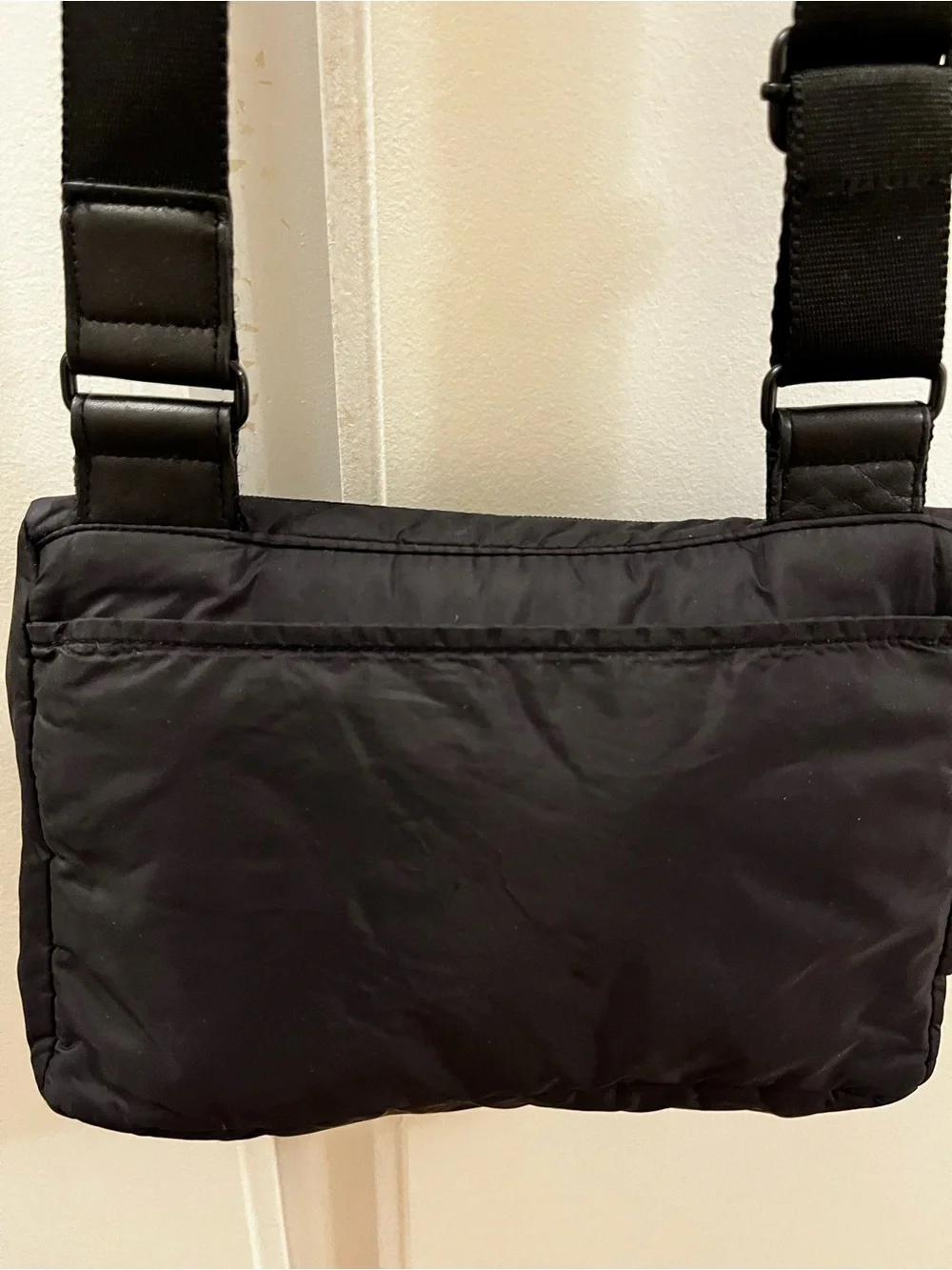 Reaction Kenneth Cole Black Quilted Messenger Bag